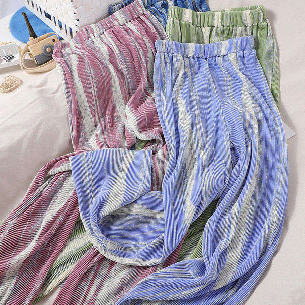 Rakott női nadrág gumírozással