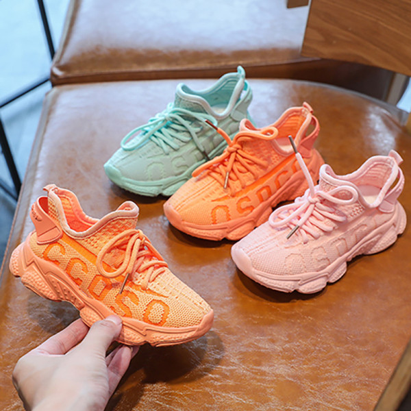 Alkalmi gyerek tornacipő fűzővel és vastag talppal