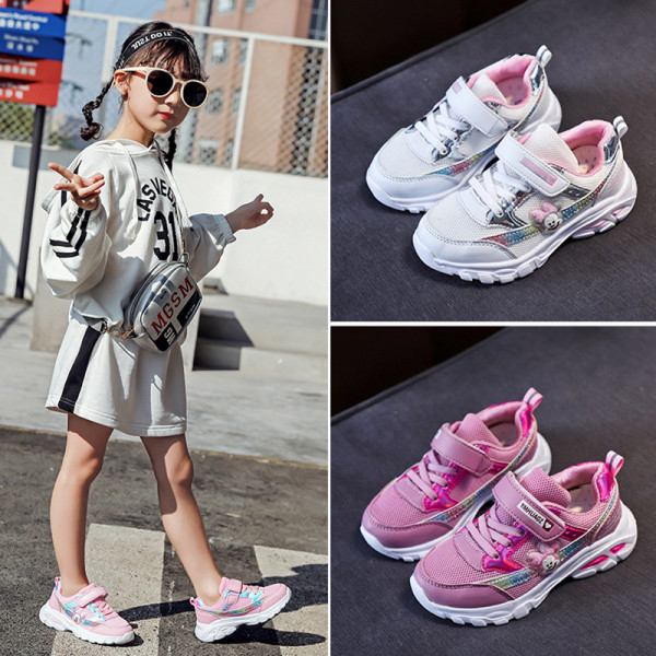 Alkalmi gyerekcipők fűzővel és matricákkal