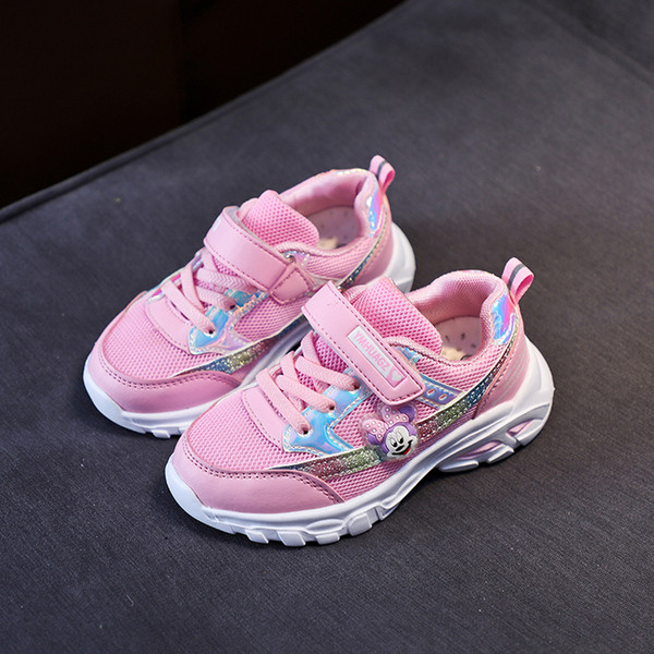 Alkalmi gyerekcipők fűzővel és matricákkal