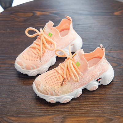 Sporta un ikdienas kedas ar mežģīnēm un biezu zoli