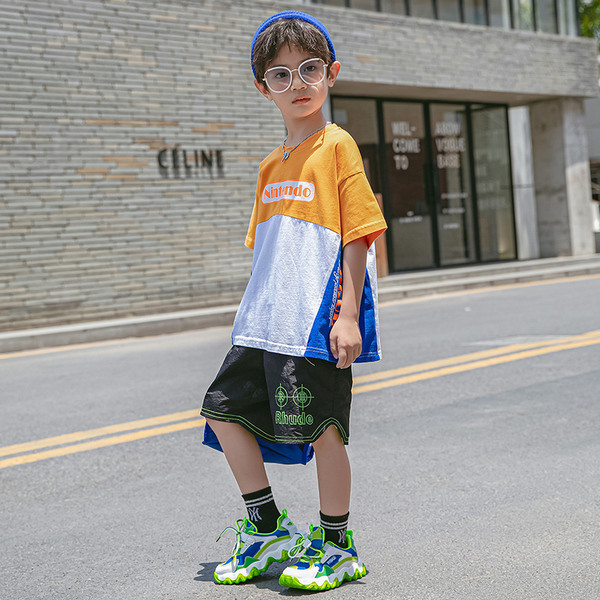 Új modell gyerek napi szett fiúknak két részből áll