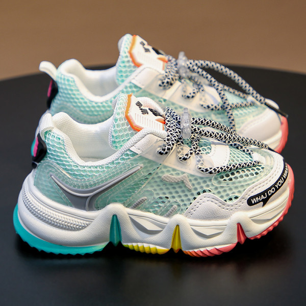 Paelte ja mustriga suvised laste tossud