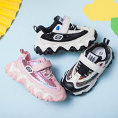 Särava efektiga ja kleepsudega spordi- ja igapäevane laste tossud