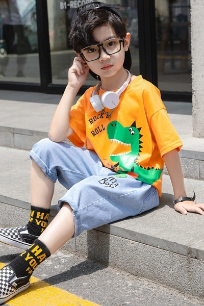 Gyerekkészlet fiúknak kétrészes farmer + blúzból