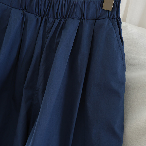 Naiste pikad püksid elastse vöökoha ja taskutega