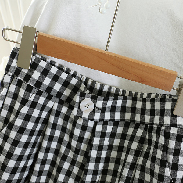 Pantaloni dama in carouri cu talie inalta - model larg