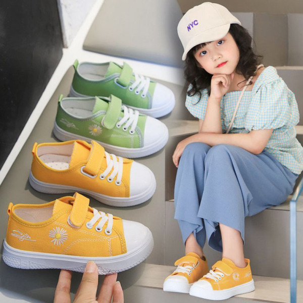 Modernas bērnu kedas ar uzlīmi un saitēm piemērotas pavasarim un vasarai