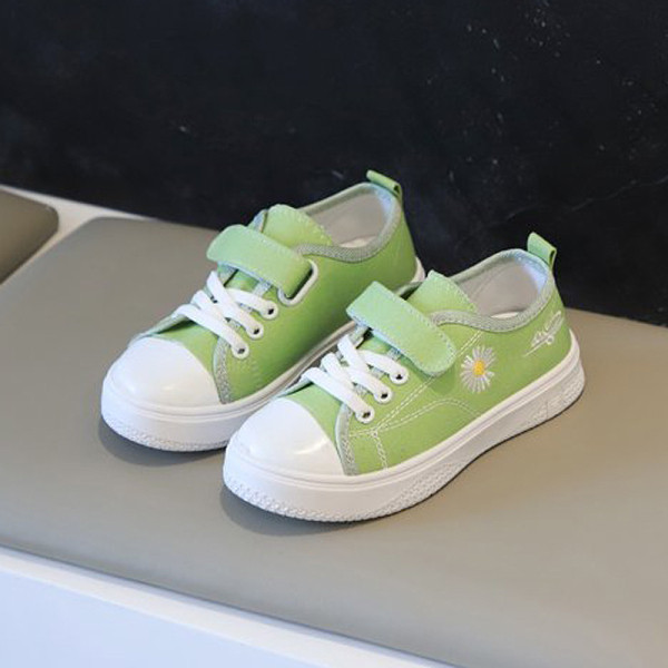 Modernas bērnu kedas ar uzlīmi un saitēm piemērotas pavasarim un vasarai