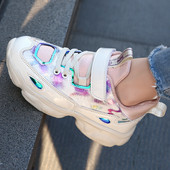 Csillogó hatású, matricás alkalmi gyerek tornacipő