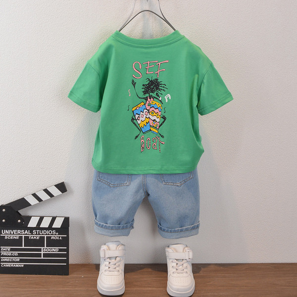 Modern gyerekkészlet fiúknak, kétrészes applikációval