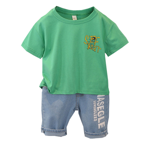 Modern gyerekkészlet fiúknak, kétrészes applikációval