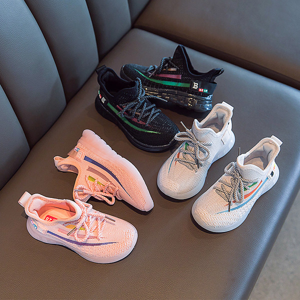 Paelte ja mustriga vabaaja laste tossud