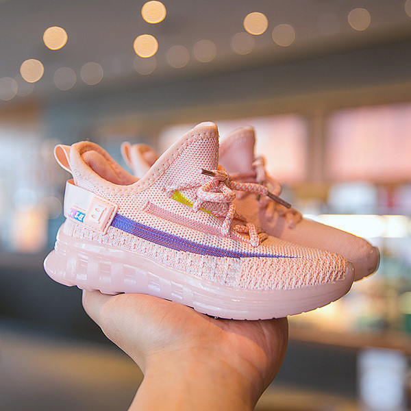 Paelte ja mustriga vabaaja laste tossud