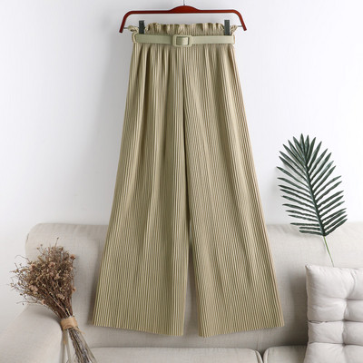 Hajtogatott női nadrág övvel és magas derékkal