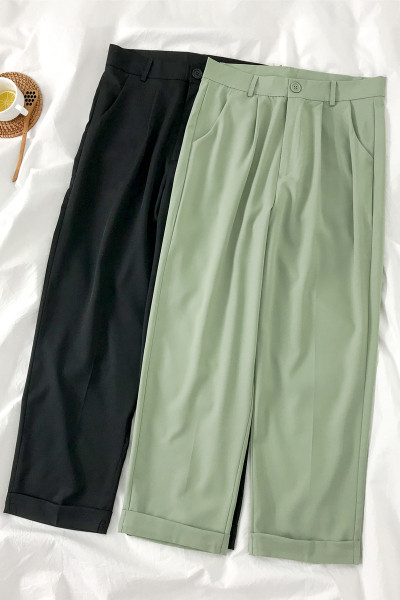 Női nadrág zsebekkel - egyenes modell