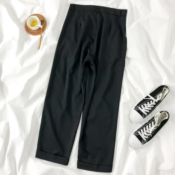 Női nadrág zsebekkel - egyenes modell