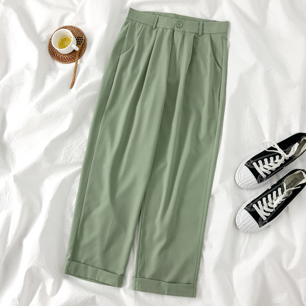 Női nadrág zsebekkel - egyenes modell