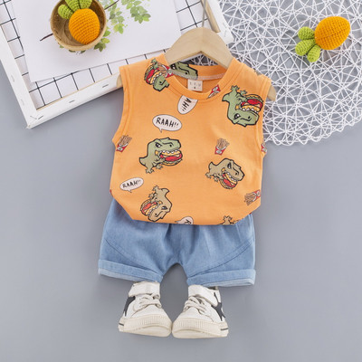 Gyerekkészlet fiúknak színes mintás felsőből és rövidnadrággal