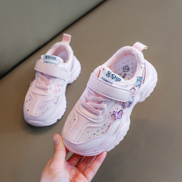 Sport és alkalmi sportcipők fűzővel és rátéttel