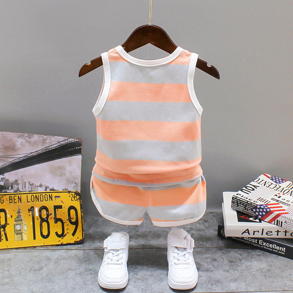 Nyári gyerek felső és rövidnadrág szett