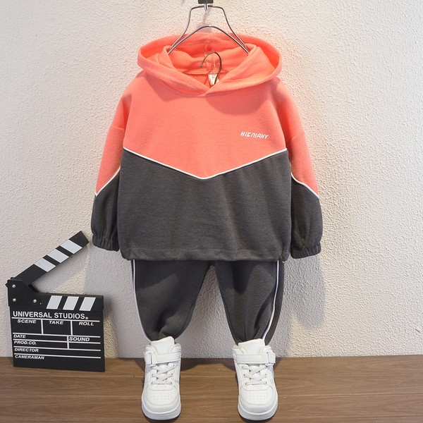 Napi gyerekkészlet fiúknak - kétrészes blúz kapucnival + nadrág