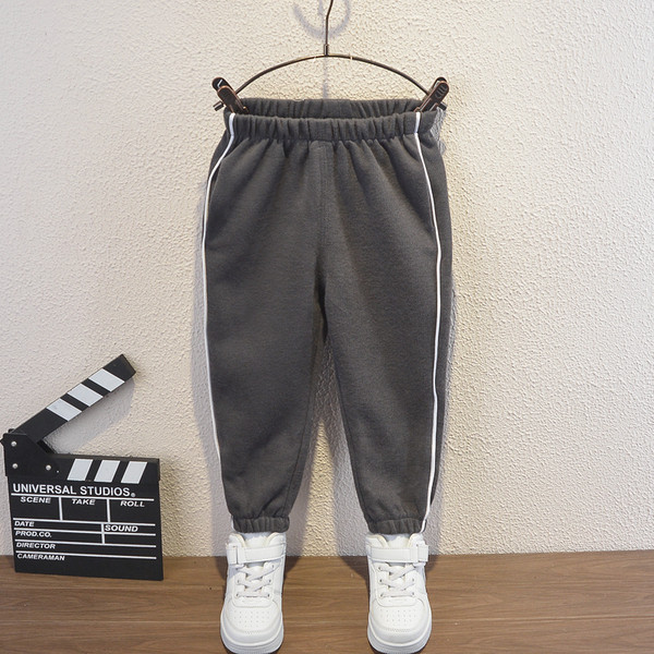 Napi gyerekkészlet fiúknak - kétrészes blúz kapucnival + nadrág