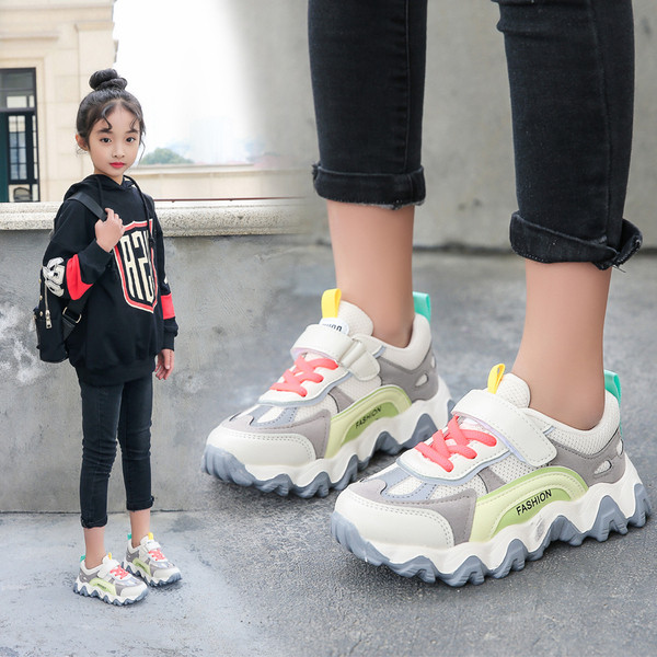 Sport és mindennapi gyerek tornacipő mintával és fűzővel