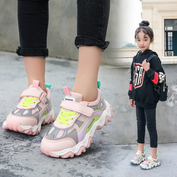 Sport és mindennapi gyerek tornacipő mintával és fűzővel