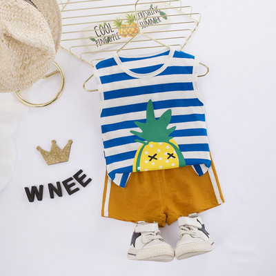 Nyári szett csíkos felsőből és rövidnadrágból