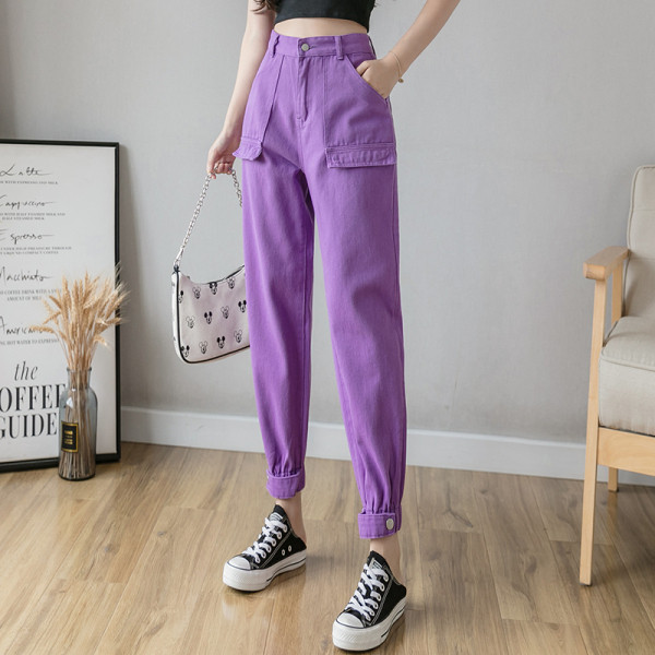 Női nadrág zsebekkel, magas derékkal