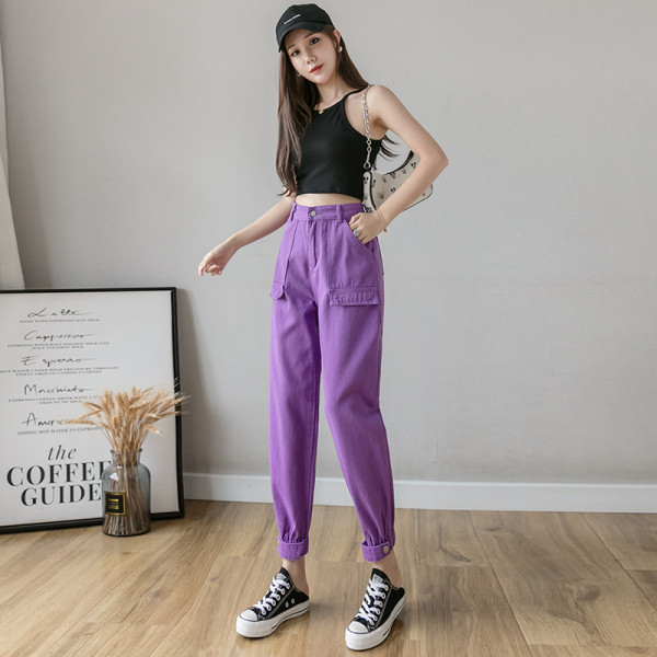 Női nadrág zsebekkel, magas derékkal