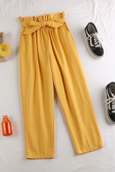 Női nadrág szalaggal, magas derékkal