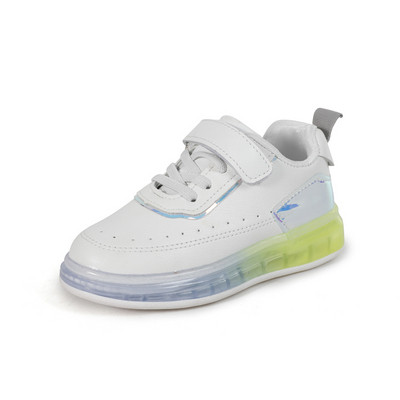 Modern gyerek tornacipő fehér matricával és nyakkendővel