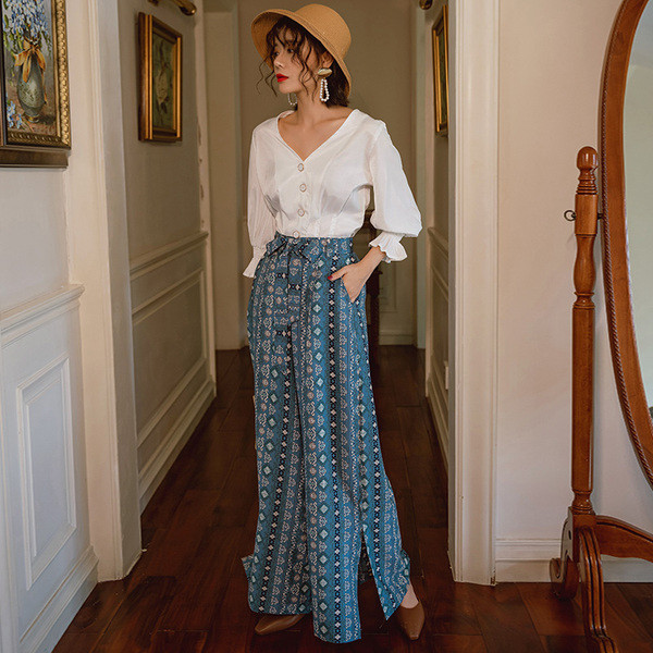 Naiste vabaajapüksid kõrge vöökoha ja sinise vööga