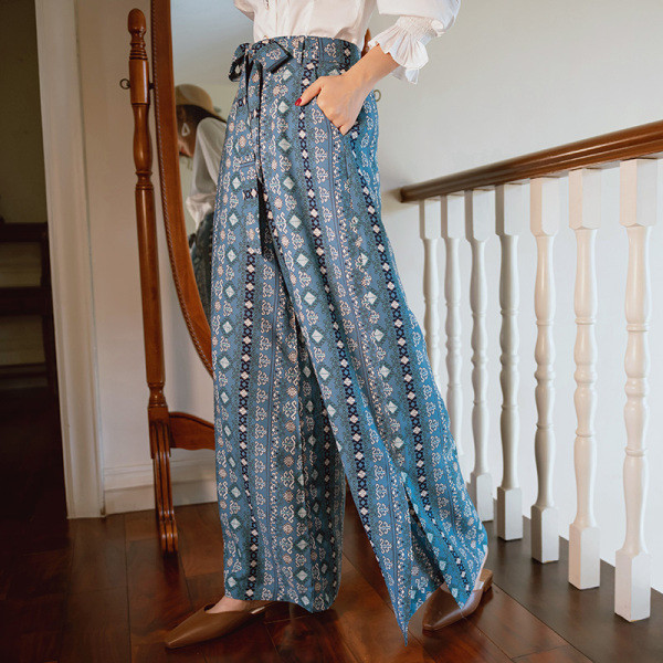 Naiste vabaajapüksid kõrge vöökoha ja sinise vööga