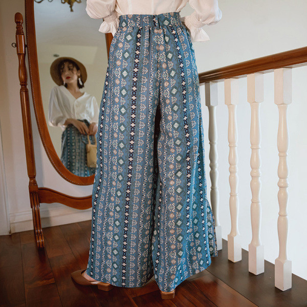 Naiste vabaajapüksid kõrge vöökoha ja sinise vööga