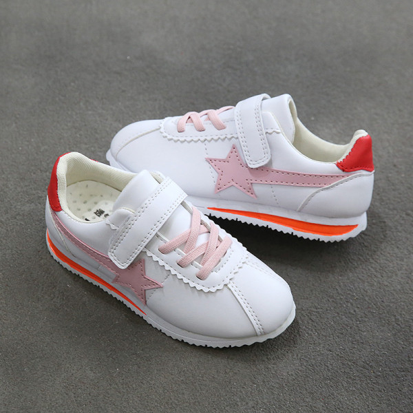 Laste vabaaja tossud paelte ja tikanditega