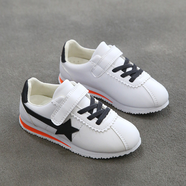 Laste vabaaja tossud paelte ja tikanditega