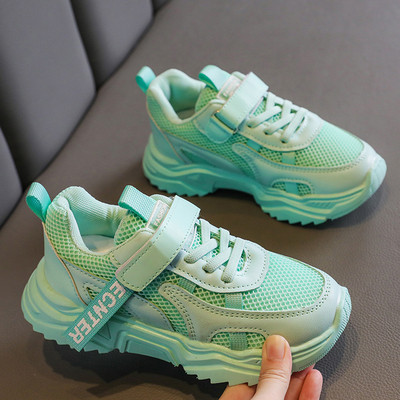 Sport-alkalmi gyerek tornacipő fűzővel és vastag talppal, alkalmas fiúknak és lányoknak