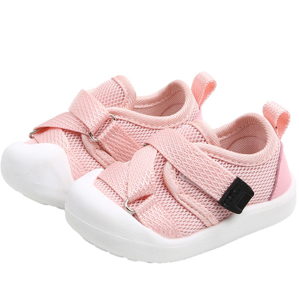 Gyermek tornacipő ÚJ modell matricával és fehér talppal