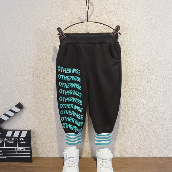 Gyermek sportkészlet fiúknak két részből áll