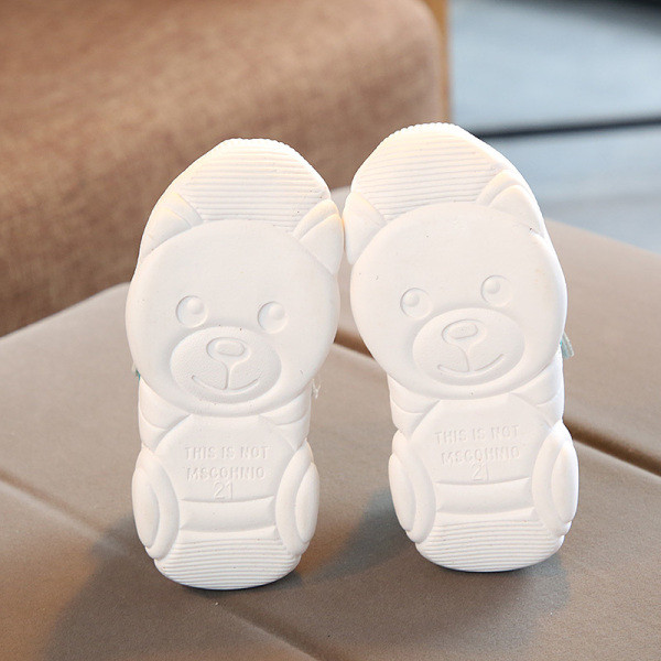 Alkalmi gyerek tornacipő matricával és nyakkendővel, alkalmas fiúknak és lányoknak