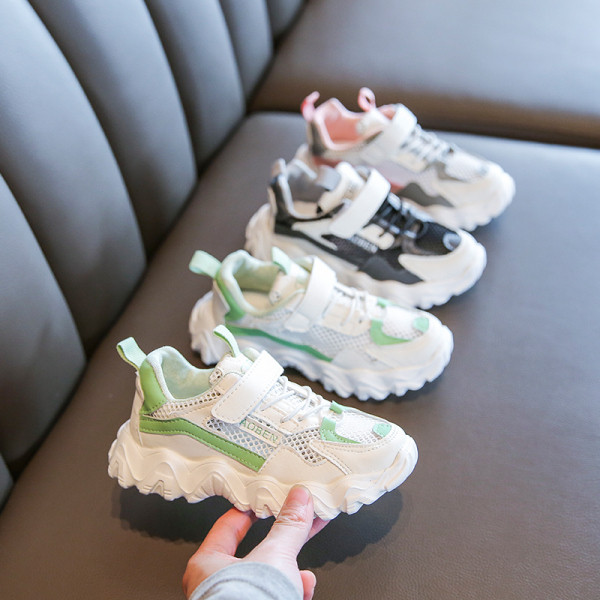 Sport gyerek tornacipő hálóval és fűzővel