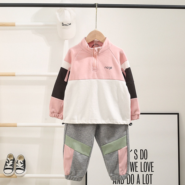 Sportos gyerekcsapat lányoknak és fiúknak egyaránt