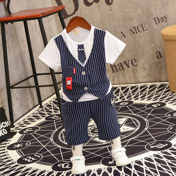 Suveks sobiv moodne lastekomplekt poistele