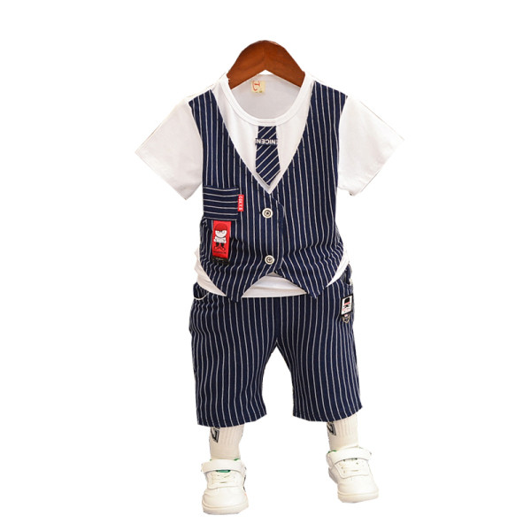 Suveks sobiv moodne lastekomplekt poistele