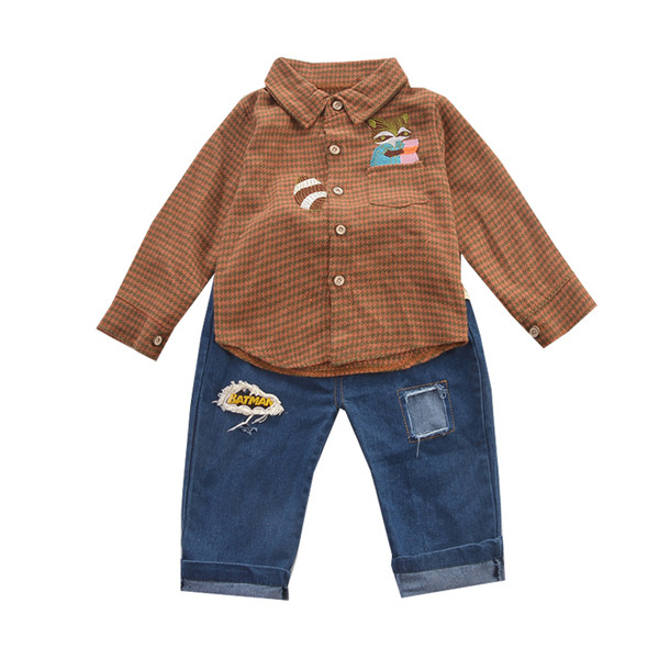Moderns bērnu komplekts zēniem no divdaļīga krekla + džinsi