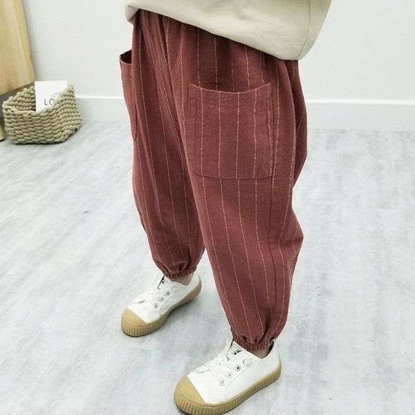 Zsebes csíkos gyereknadrág fiúknak