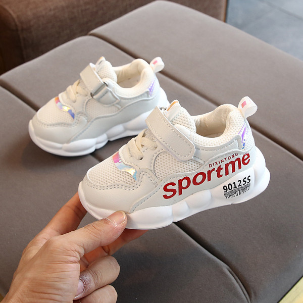 Sport gyerekcipő vastag talppal, fűzővel és szalaggal